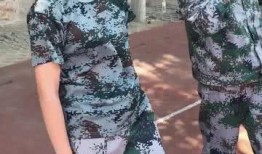 吃瓜军训妹,青春活力与军旅风采的完美融合
