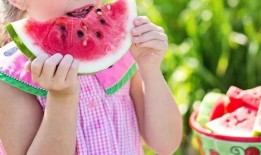 宝贝吃瓜网,揭秘娱乐圈幕后故事，带你领略明星真实生活