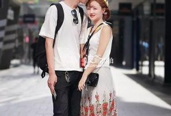 街拍情侣吃瓜视频,街拍情侣吃瓜视频曝光，甜蜜互动引网友热议