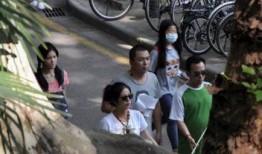 白鹿片场花絮路人吃瓜