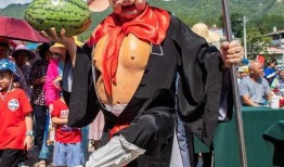 梁山吃瓜的视频,揭秘梁山好汉的日常生活与趣事